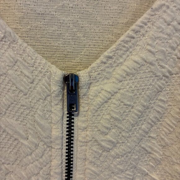 vory Cream Textured Lace Cap Sleeve Dress - Medium - Picture 3 of 5